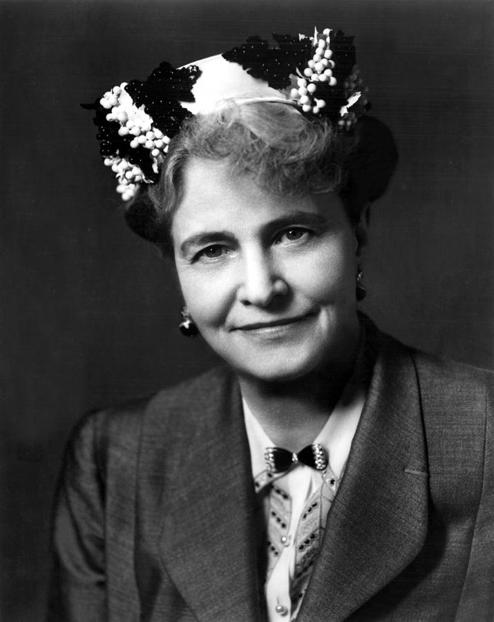 deathbyhibachi's tweet photo. American socialite and #owner of #GeneralFoods #MarjoriePost died #onthisday in 1973.

#otd #business #heiress #wealthy #rich #millionaire #MaraLago #Hillwood #art #collector #philanthropist #LegionofHonour #GoldenDaughterofMinerva #Post #PostHoldings #MarjorieMerriweatherPost https://t.co/QTklUf3osm
