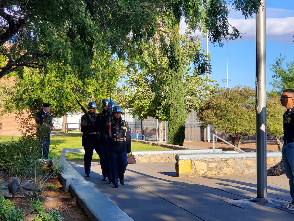 HanksInteract's tweet photo. Thank you JROTC for the beautiful memorial this morning! Sept. 11 #nationaldayofservice A day we will  never forget! #hanksknights #silverNblack #KingdomOf8 #WeAreHanks #yisdproud #thedistrict #wedeliverserviceexcellence https://t.co/KAhGpJC2VS