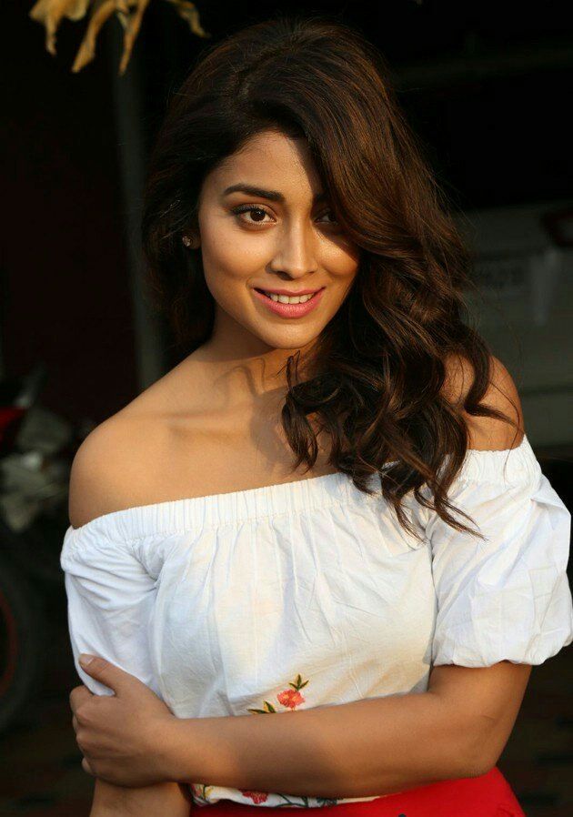 indian_hot's tweet photo. Happy Birthday Shriya 😘 https://t.co/ny38oAP4Y5