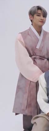 다양하게 한복 입은 한결이 볼 수 있다니🥳💜 한복 셀카도 있을거 같은데 추석 선물로 기다려~~~~