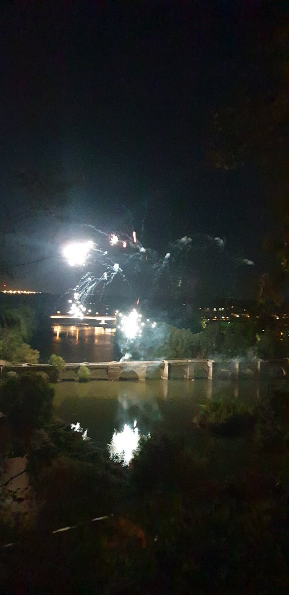 AytoSimancas's tweet photo. Final de las fiestas de la Virgen del Arrabal #simancas 
Gracias a todos los que han participado y contribuido a su éxito. https://t.co/kkn0W3Ifym