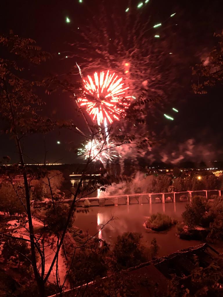 AytoSimancas's tweet photo. Final de las fiestas de la Virgen del Arrabal #simancas 
Gracias a todos los que han participado y contribuido a su éxito. https://t.co/kkn0W3Ifym