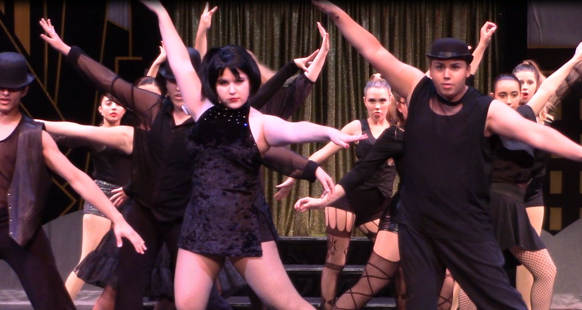EmilyTKaufman's tweet photo. I got to play VELMA in @Chicagomusical recently and it was a blast! I love the wig! Thanks @browardcenter and #theperformanceproject #broadway #ftlauderdale #singer #Dancer https://t.co/bEYH6bVEoh