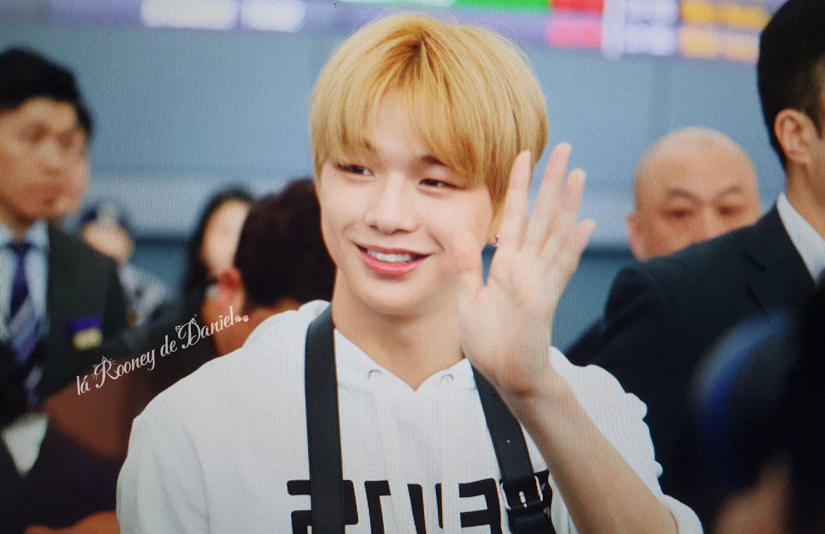 kangnunney's tweet photo. 오랜만이야~다녤아...
대만 도착... 내일 봐^~^
오늘 진짜 귀엽다...

#강다니엘 
#KangDaniel https://t.co/1luNrc9JJh