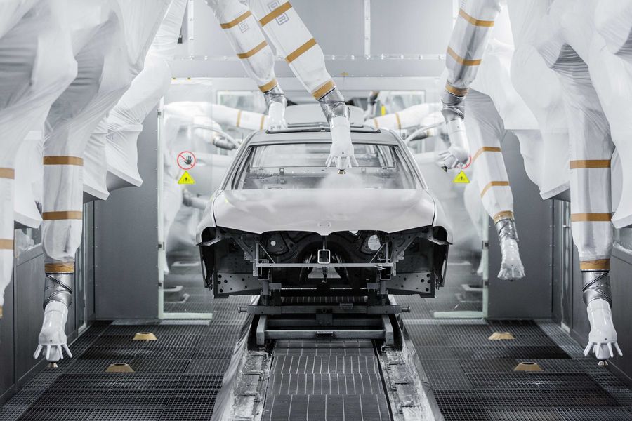 BMW is optimistic about the Chinese market and plans to kick off the production of all-electric iX3 in China next fall: CFO http://xhne.ws/X1Z2h