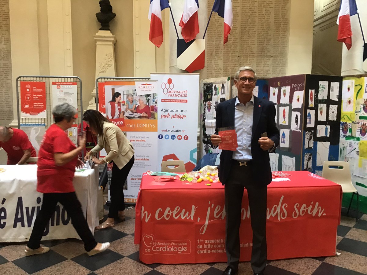 BrigitteLIATTI's tweet photo. Agir avant qu’il ne soit trop tard ! MON COMBAT POUR LE CŒUR DES FEMMES 💔 conférence animée par le Pr Claire Mounier Vehier ce jeudi 18h30 salle des fêtes Mairie D’AVIGNON. Les maladies cardiovasculaires sont la 1ère cause de mortalité chez les femmes en France @MutualiteSud https://t.co/QcmycG9Q7F