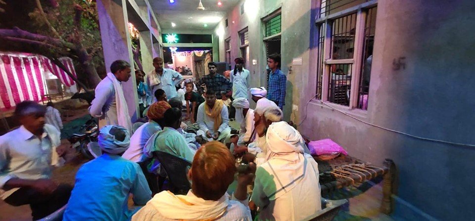 HudlaOm's tweet photo. ये वीरों की धरती,
जवानों का देश,
ये फसलों की माला,
किसानों का देश।
ऐसा मेरा भारत देश

कहीं राह पर लोग,
चलकर हैं गिरते,
ये दर्दे-दिलों के,
दीवानों का देश।
ऐसा मेरा भारत देश
#OmprakashHudla https://t.co/peYgT1AkMZ