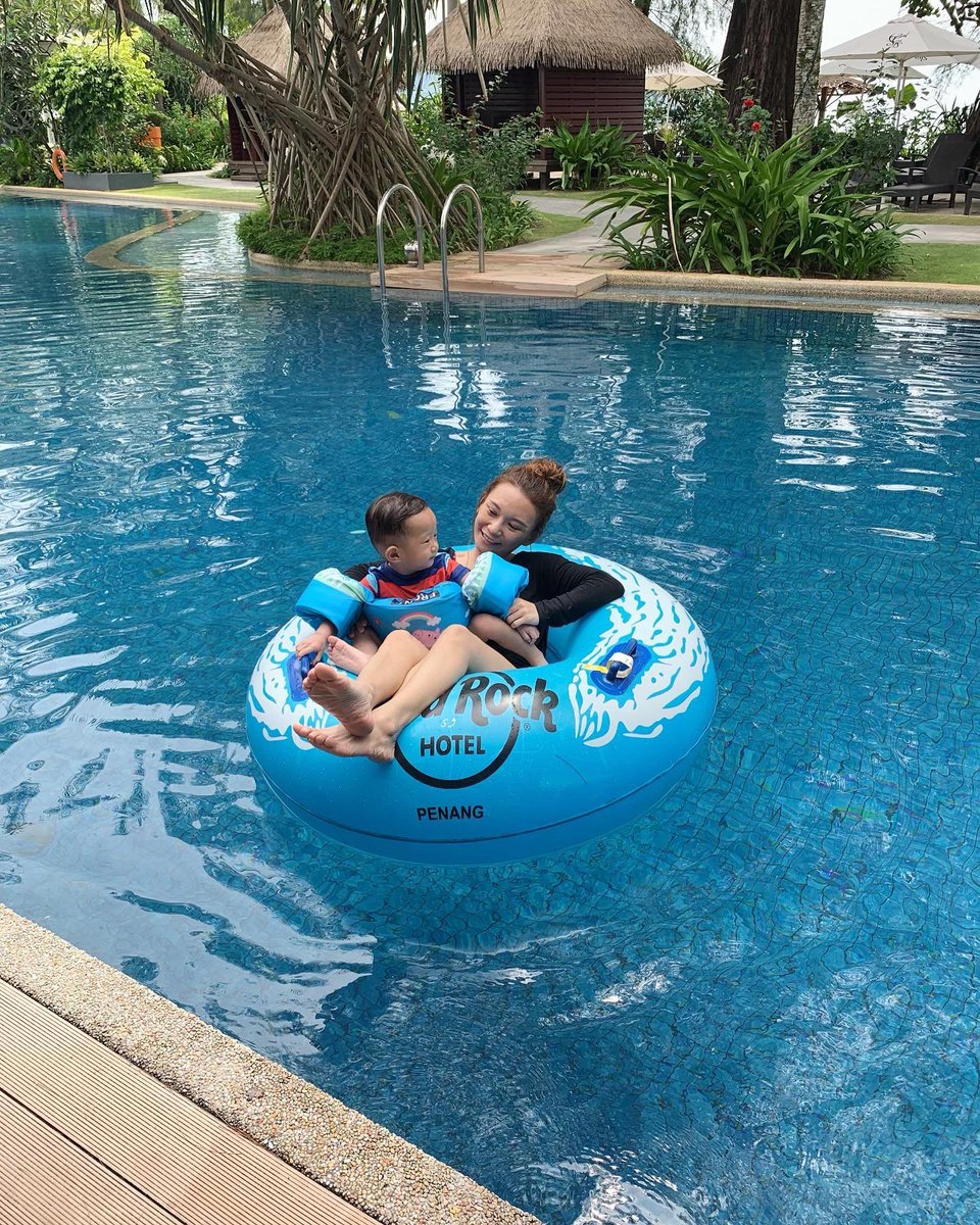Oh sweet child o' mine 💙 #HRHPenang
📷: chlo3_vanilla