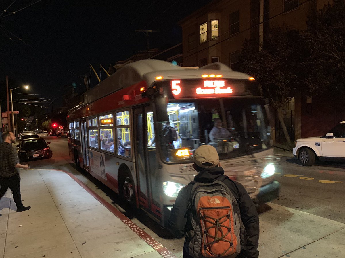 Bobakkabob37's tweet image. First leg, done. Now I’m waiting for my favorite bus, the 5-Fulton, to show up at Divisadero and whisk me away to Ocean Beach #TransitWeek2019 

#RichmondDistrict #MUNINeedsMoreBuses #AndOperators #AndFewerStops
