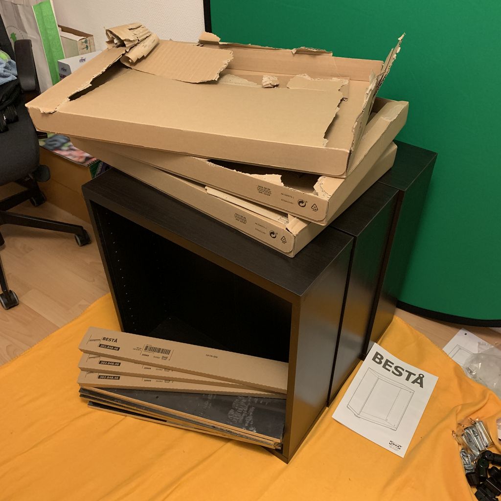 PlayStefan_One's tweet photo. Let’s do it again!🛠😅 Endlich folgt nun auch der Bau🚧 der anderen Seite des Raumes, irgendwo sollen die ganzen Games und Nerdartikel ja rein😬 „Pimp my Studio!“ geht weiter✌🏻😎 Video 🔜 #GermanMediaRT #REDfaischt #REDcave #Studio #IKEA #Alex https://t.co/brUzjH6dd0