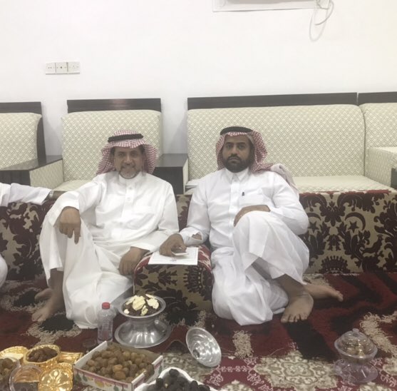 بتوجيه من سمو محافظ محافظة المجمعة سمو الامير عبد الرحمن الفيصل #جمعية_سدير_الخضراء تزور مركز #ام_الجماجم وتلتقي برئيس المركز  الاستاذ خالد بن بندر الدويش ومجموعة من الاهالي المهتمين بالبيئة
والاطلاع على الانجاز المميز لتاهيل مورد الماء القديم