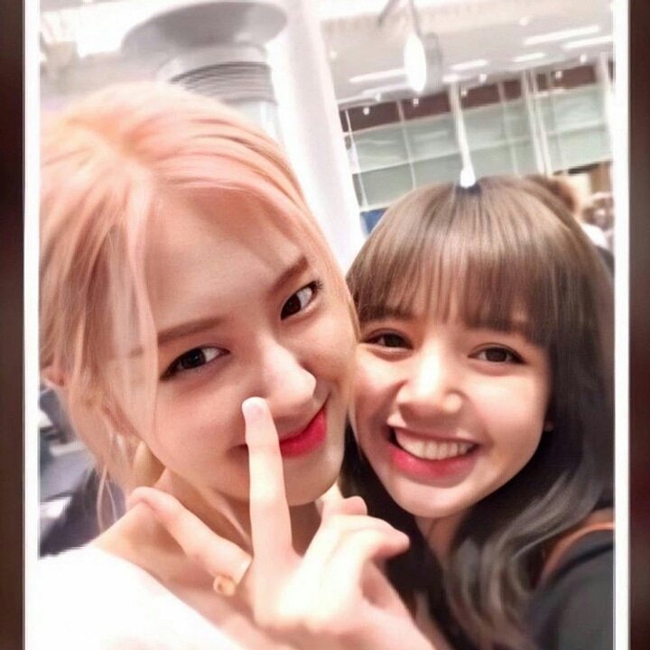 Diamond65979109's tweet photo. นับวันคุณโรแซนซ์ จะละมุนขึ้นทุกวัน หลงโว้ยหลง 🐿🐿#chaenie #chaesa
I voted #BLACKPINKWORLDTOUR for #TheConcertTour on #PCAs @ygofficialblink https://t.co/djLB1ow8Dc