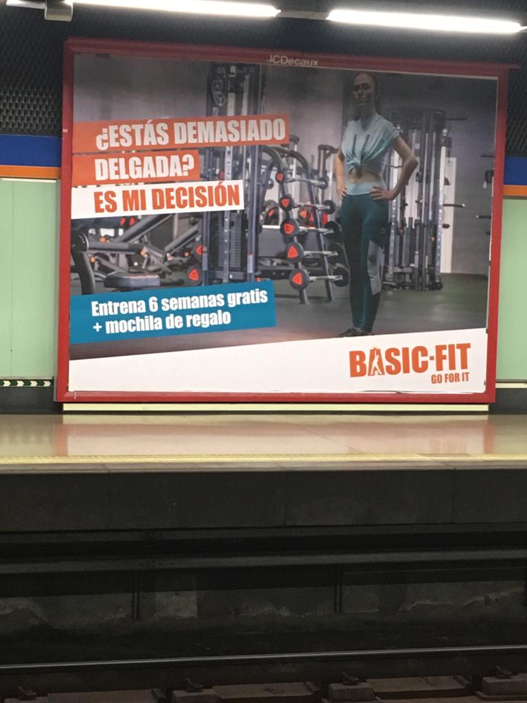 arantxa_dr's tweet photo. @BasicFit_ESP que digo yo que igual la intención no es mala, pero no me parece una campaña publicitaria muy acertada. Al revés no lo pondríais, ¿verdad? #fitnofit #publicidadautocontrol #ladelgadezextremanoessalud #stopanorexia https://t.co/jph595ZNFL