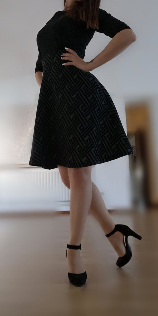LadyScarlettF's tweet photo. Birthday #rtgame with @Sawyer_Tipo
I want a big fat birthday present from him💸💸💸
30 min
1 comment allowed
1/1/2
#goddess #loser #wanker #walletdrain #walletrape #fingames #femdom
@RT4D4 @slavekane @RTfucker @footservanto1 @findomitalia https://t.co/wo9MWkNm0e