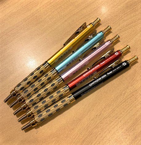 1階 文具】 シャープペンシルで人気の高い「スマッシュ」と