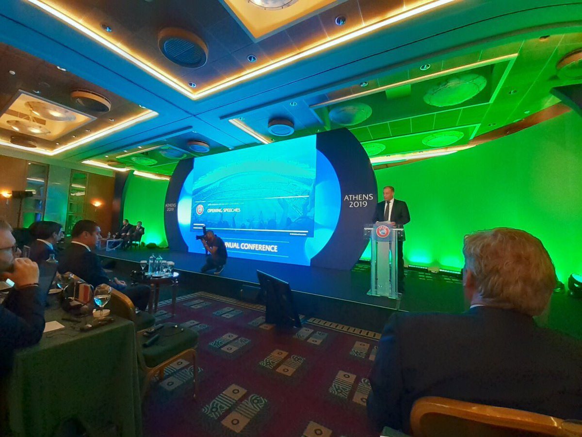 dado_adis's tweet photo. #UEFASNS2019 Learning together https://t.co/GcYuT32EFS