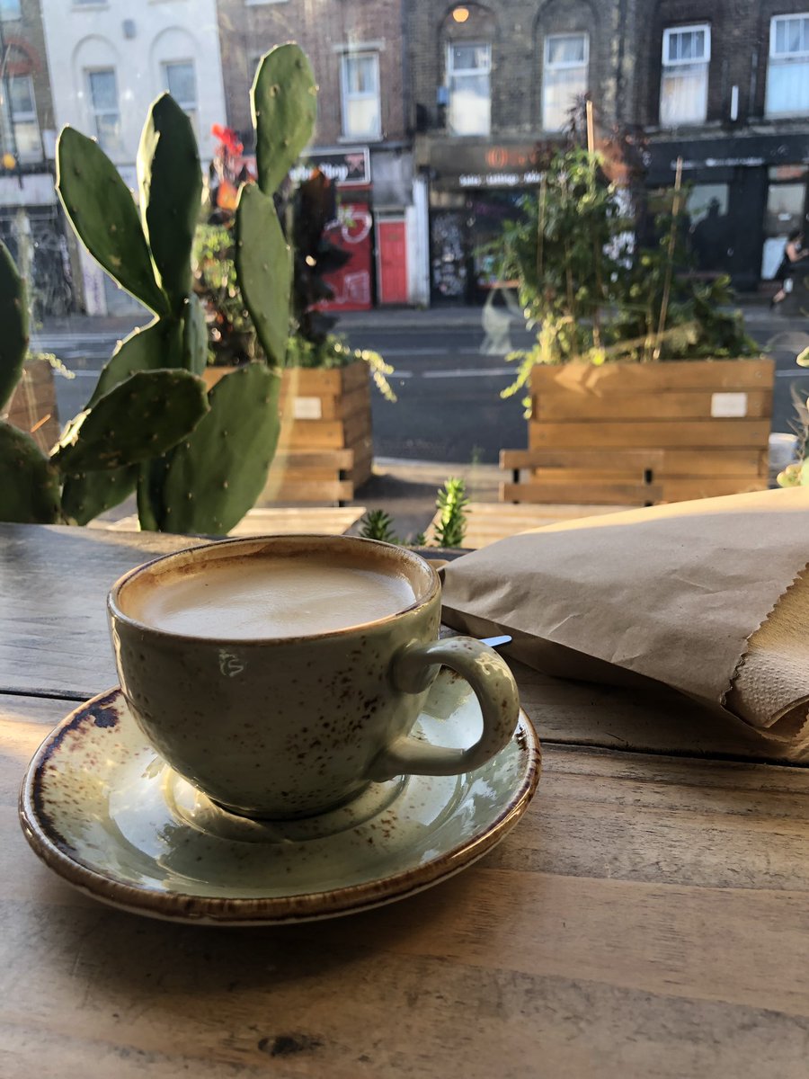 Suni_lala's tweet photo. Found a new little coffee shop and it’s made me so happy! #beautifulday #earlyforwork #actorslife #actresslife #londonliving https://t.co/6GvMrMYFkR