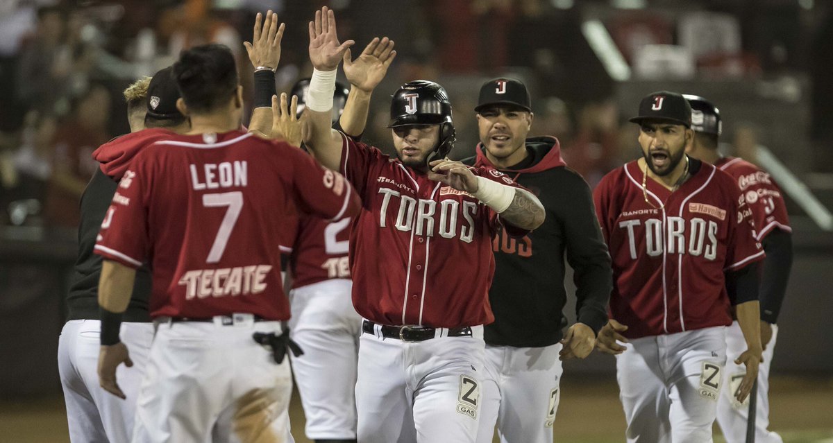 helenamaravilla's tweet photo. Los @TorosDeTijuana avanzar a su quinta Serie de Campeonato de la Zona Norte tras vencer 6-4 @OficialSarapero #Juego6 #playofflmb Espera rival entre @SultanesOficial y @AcererosOficial @LigaMexBeis https://t.co/n9bBV43T4o