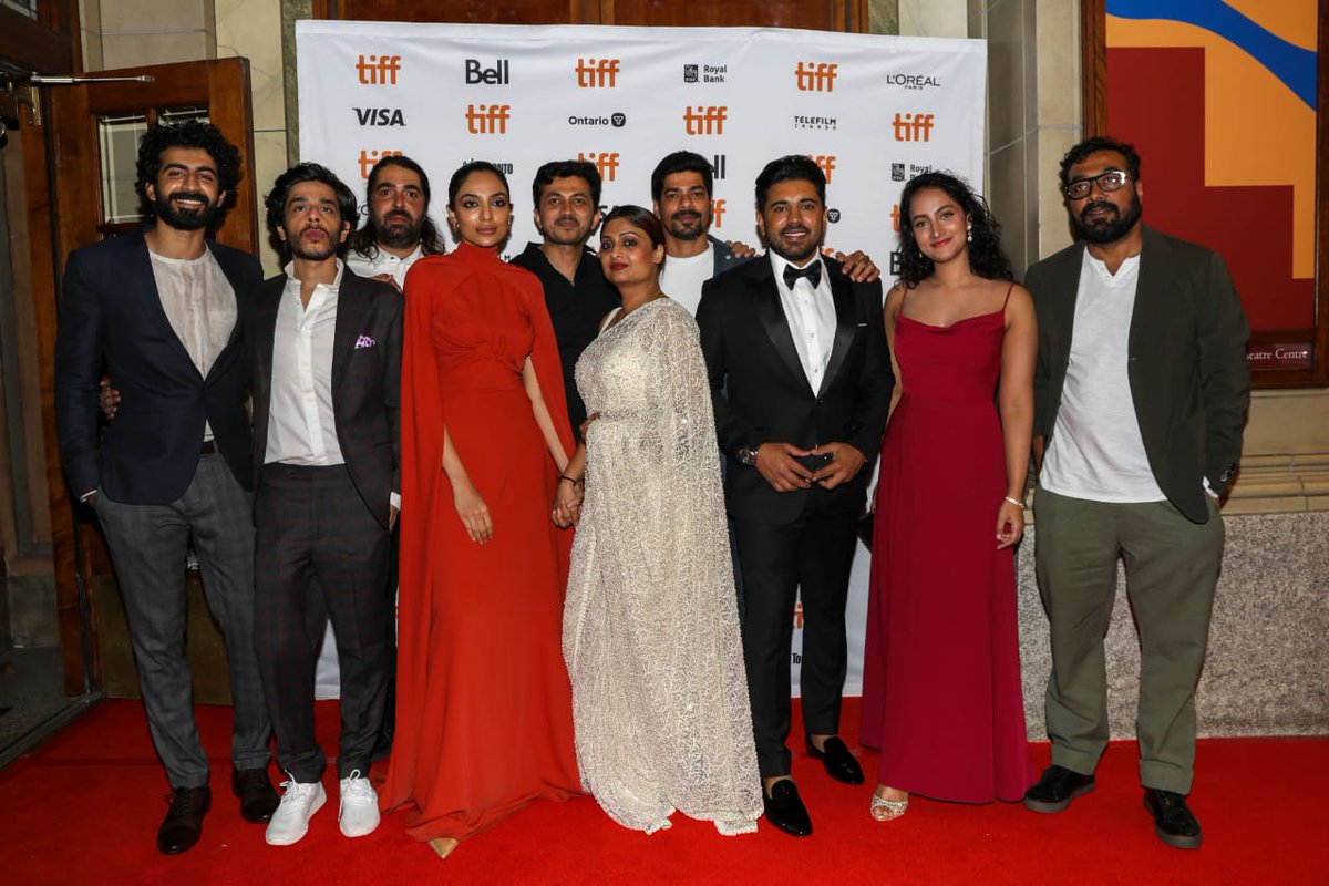 urkumaresanpro's tweet photo. Here are the photos from the World Premiere of #Moothan Starring @NivinOfficial & #sanjanadipu.
A @GeethuMohandas Directional
#MoothonWorldPremier
#AnuragKashyap @vinod_offl @MiniStudio_ @JarPictures @goodbadfilms https://t.co/Doma53rfkD