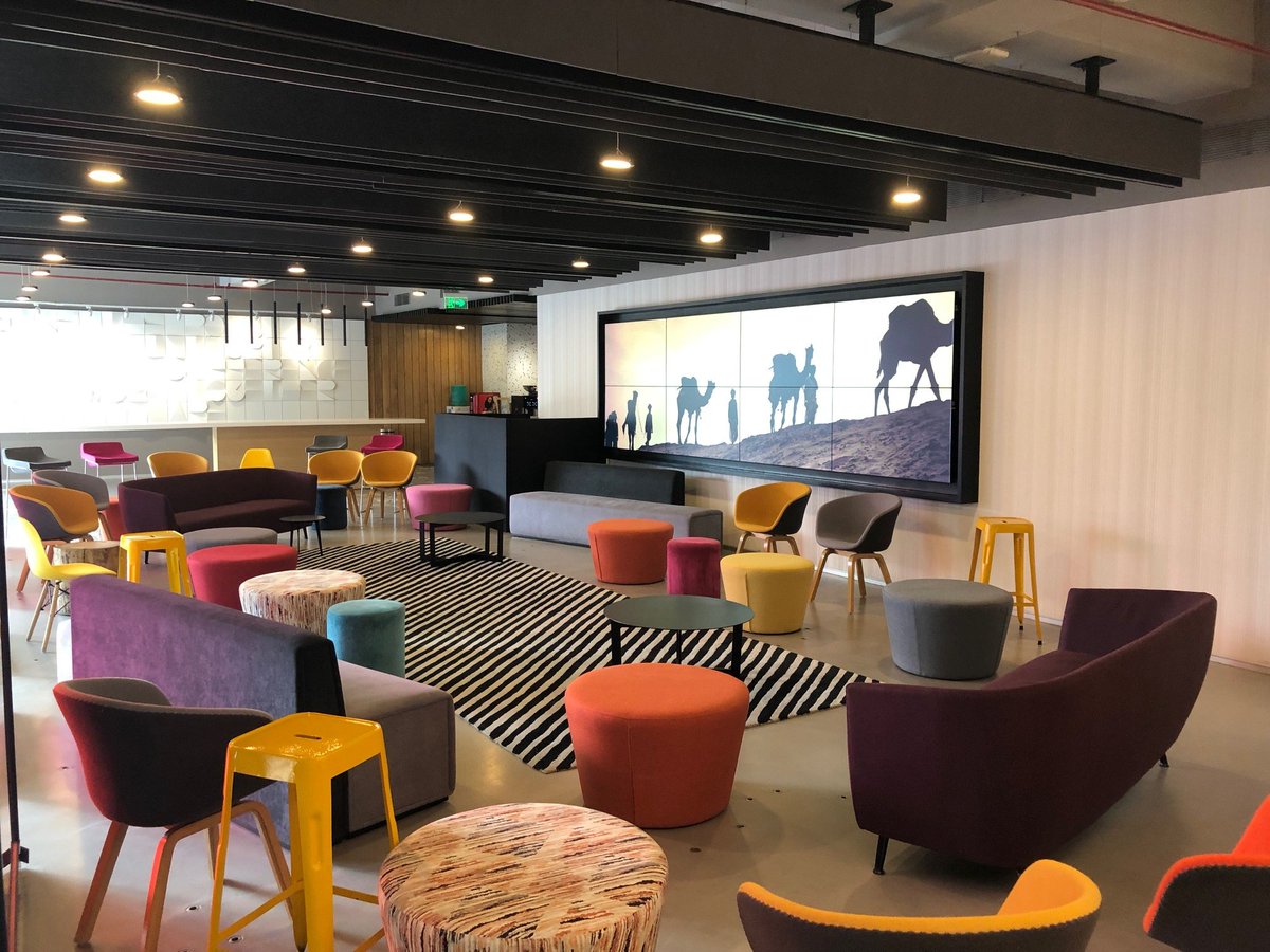 PwC_IN's tweet image. The stage is set! PwC India hosts the much-awaited #AnalystDay. 
As we get ready to welcome reputed analysts and our global leaders, here’s a peep into PwC’s Experience Centre which has been transformed into a comfortable home, with a living room &amp;amp; garden #FitForFuture #TechSol