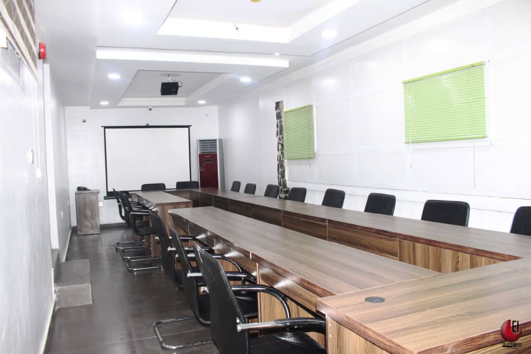 9Royale's tweet photo. In need of a 30-seat training, sound proof, sophisticated room within Ikeja?

Also suitable for conferences, seminars and corporate meetings!

@9Royale is your plug to effective meeting arrangements.

Call: 08073376702

16, Ladipo Oluwole Street, off Adeniyi Jones, Ikeja
#house9 https://t.co/tLIpB5qhXQ