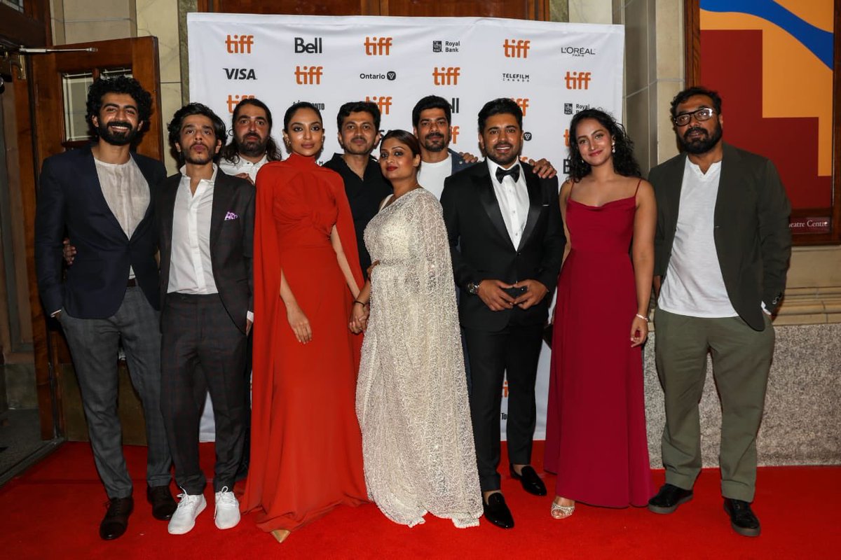 FullOnCinema's tweet photo. Here are the photos from the World Premiere of #Moothan Starring @NivinOfficial & #sanjanadipu.
A @GeethuMohandas Directional
#MoothonWorldPremier
#AnuragKashyap @vinod_offl @MiniStudio_ @JarPictures @goodbadfilms @RIAZtheboss https://t.co/4ZIbHxkb2Z