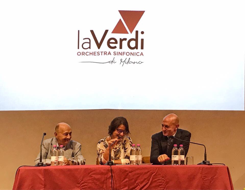 Sinfonica_mi's tweet photo. Ieri al M.A.C. durante la Consulta dei Soci Aderenti de #laVerdi alla presenza del Presidente #Redaelli, del Direttore Generale #Jais e del Presidente emerito #Cervetti è stato eletto il nuovo Collegio dei Revisori dei Conti: #MassimoPerini, #GuidoRebecchi e #OresteMalatesta. https://t.co/yb3EkOexhR