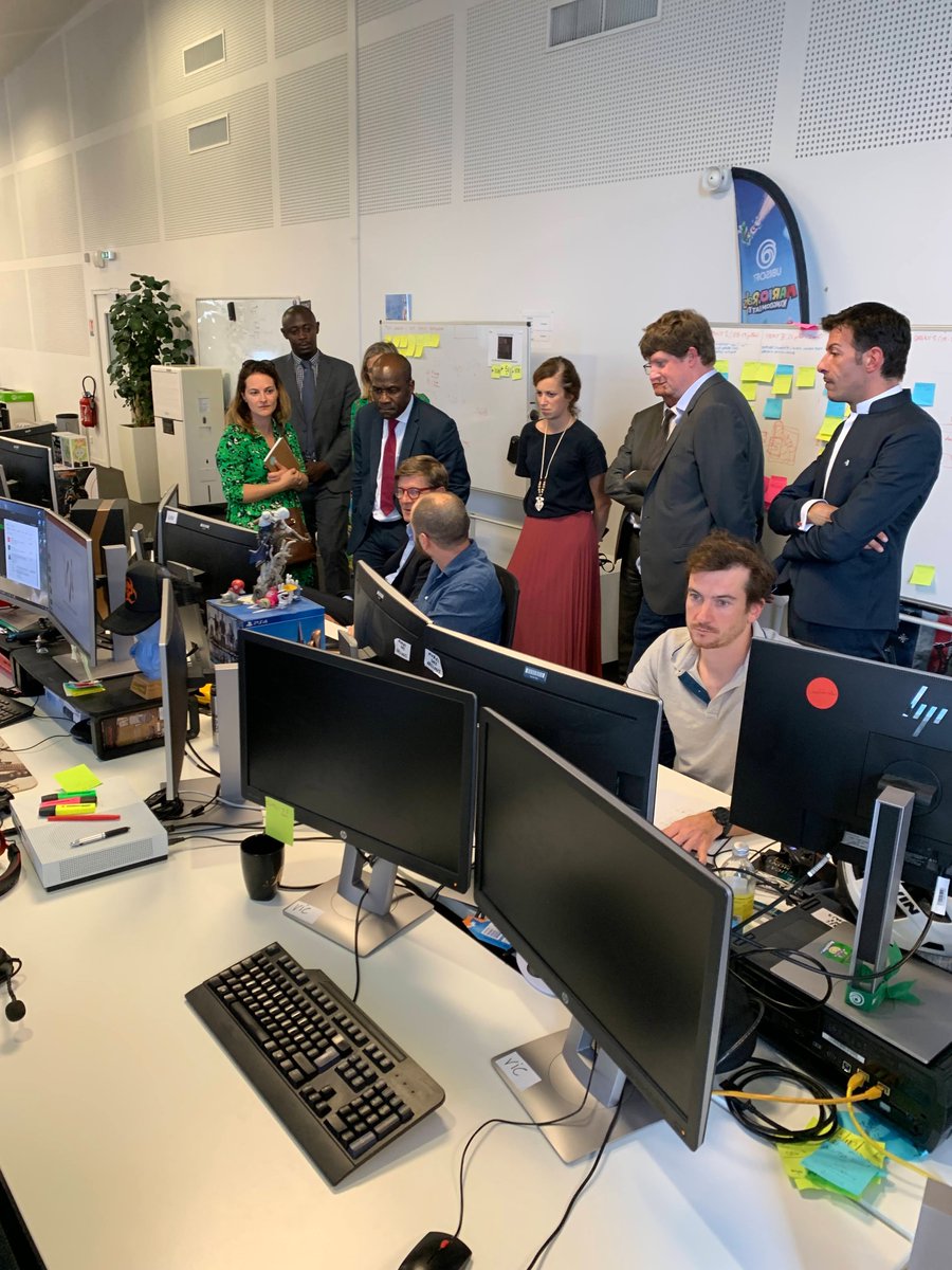 Visite du Maire de <a href="/Bordeaux/">Bordeaux</a> dans le studio bordelais d'<a href="/UbisoftFR/">Ubisoft FR 🇫🇷</a>  où 150 des 200 salariés imaginent le futur blockbuster AAA <a href="/GhostRecon_UK/">Ghost Recon Breakpoint</a> #MagneticTour #BordeauxGames