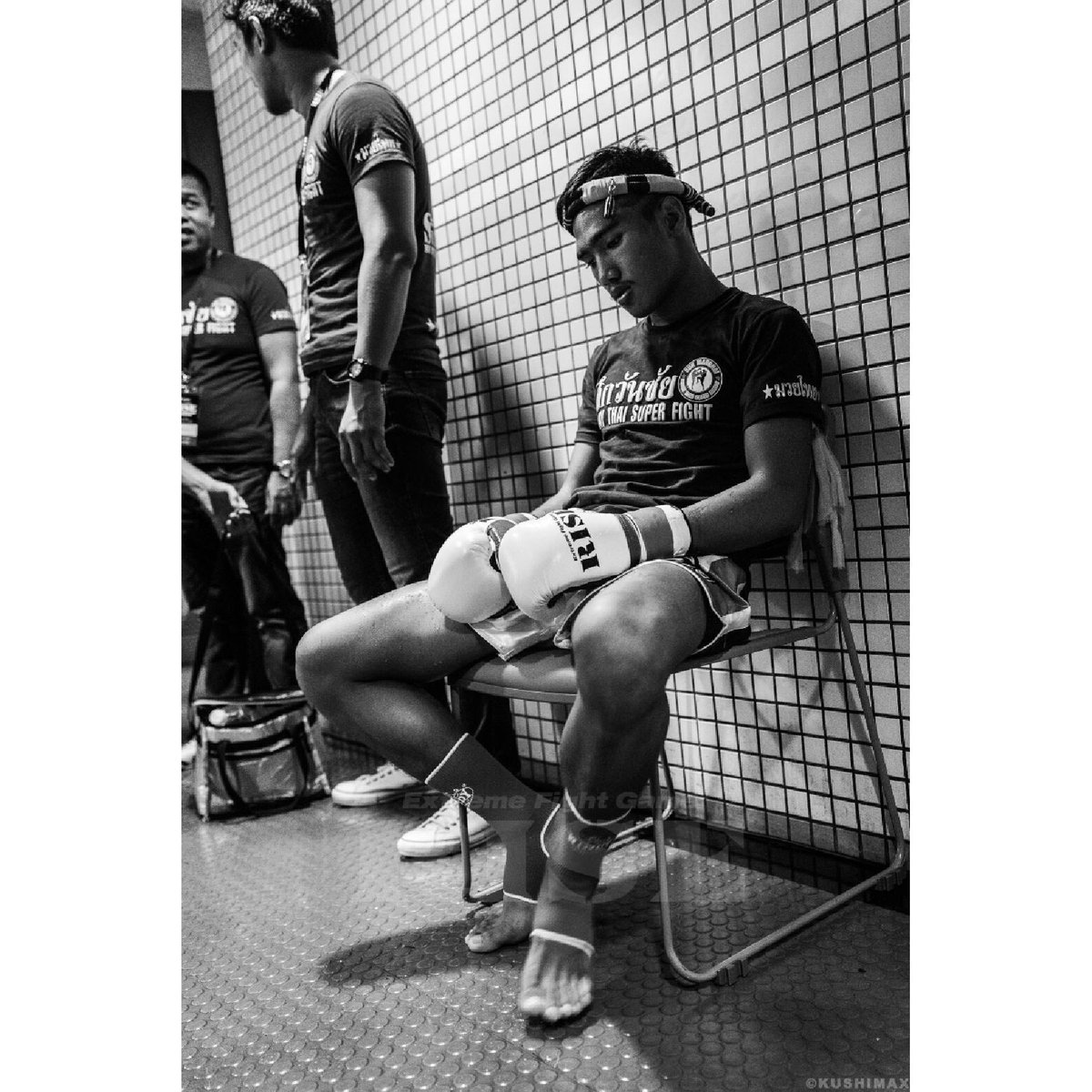 kushima_makoto's tweet photo. “RISE WORLD SERIES 2019 -Semi Final Round In Osaka-“ 
#ルンキット・ウォーサンプラパイ / #rungkit 

#rise #risews #fighter #kickboxing  #muaythai #osaka #japan #monochrome #champion https://t.co/fB7TIV7Wwp
