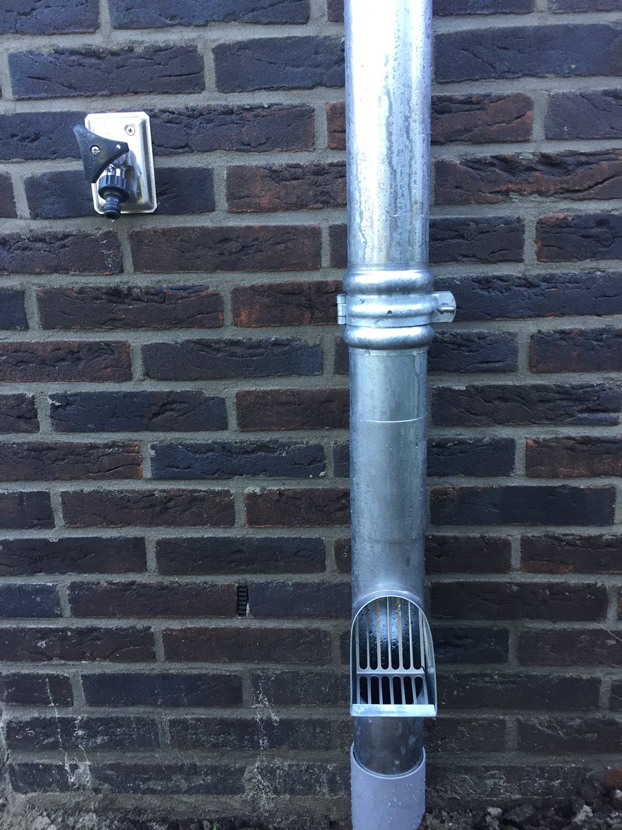 Bertil_Bouma's tweet photo. Aan het afwerken deze mooie uitbouw. Mooie zinken afwerking en details. #uitbouw #extraruimte #zink https://t.co/nUCRmBNSSO