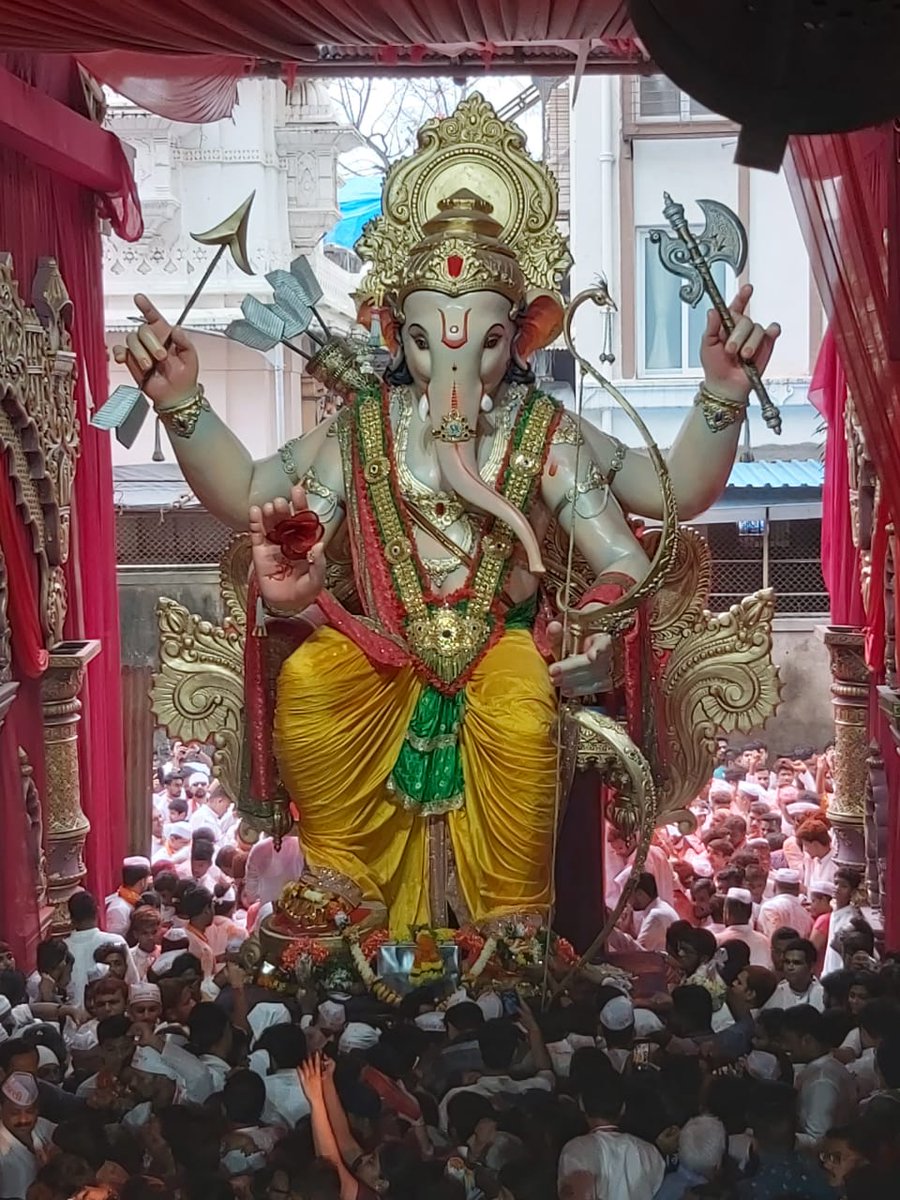 pravinmulyeMT's tweet photo. गणपती बाप्पा मोरया... पुढच्या वर्षी लवकर या... #GaneshUtsav2019 #mumbai @MumbaiTimesMT @MarathiRT @MarathiAamhi @WeMarathi @SIDDHARTH23OCT @prasadoak17 @MataNashik @matakolhapur @Matapune @mtnagpur @ThaneMt https://t.co/tVsEH0kL7K
