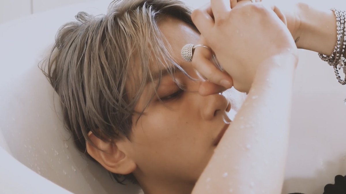 best of 백현이 ❤️ tweet media