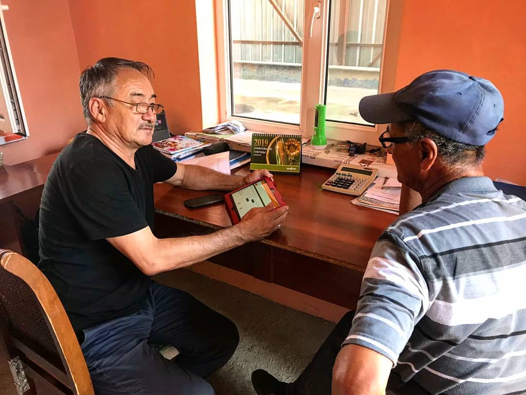 KleffmannGroup's tweet photo. Our subsidiary in #Kazakhstan has successfully introduced the #personalsurvey of farmers with #tablets: “... We can confidently say that the gradual introduction of #innovative #approach brings good opportunities for obtaining and processing the #correctdata✔️.“ https://t.co/VPYm7SmNjP