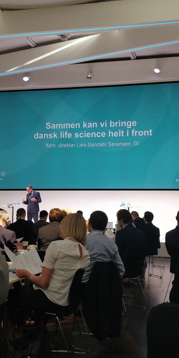 DataRedderLiv's tweet photo. "Den vigtige indsats for sundhed kan kun løses sammen, stat, @regionerne, kommuner og virksomheder" @LarsSandahlS ved åbningen af Sundhedsindustriens dag.
En stærk position for #lifescience i DK er ikke given - der skal kæmpes for den hver dag.
#sundpol #dkpol #sunddata #dkbiz https://t.co/ZE4kLce2r2