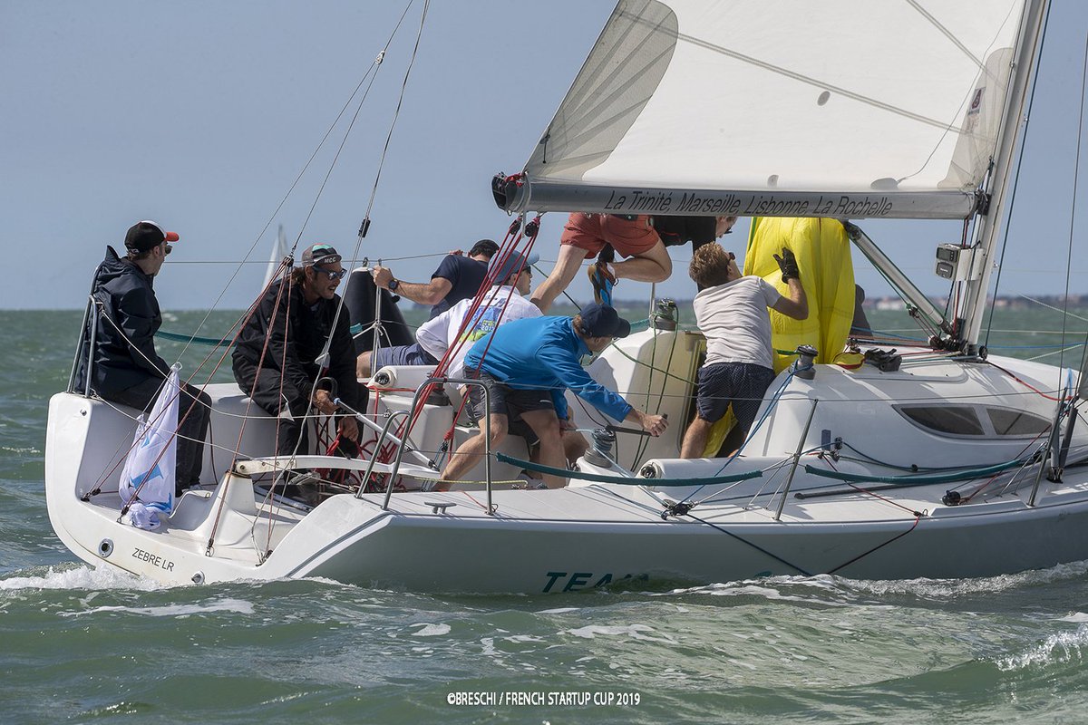 Au vue de ces photos, la régate semblait être intense 😉 Retour en images sur nos matelots en pleine action 🌊⛵️💪 Merci à Christophe Breshi pour ces magnifiques clichés 📸