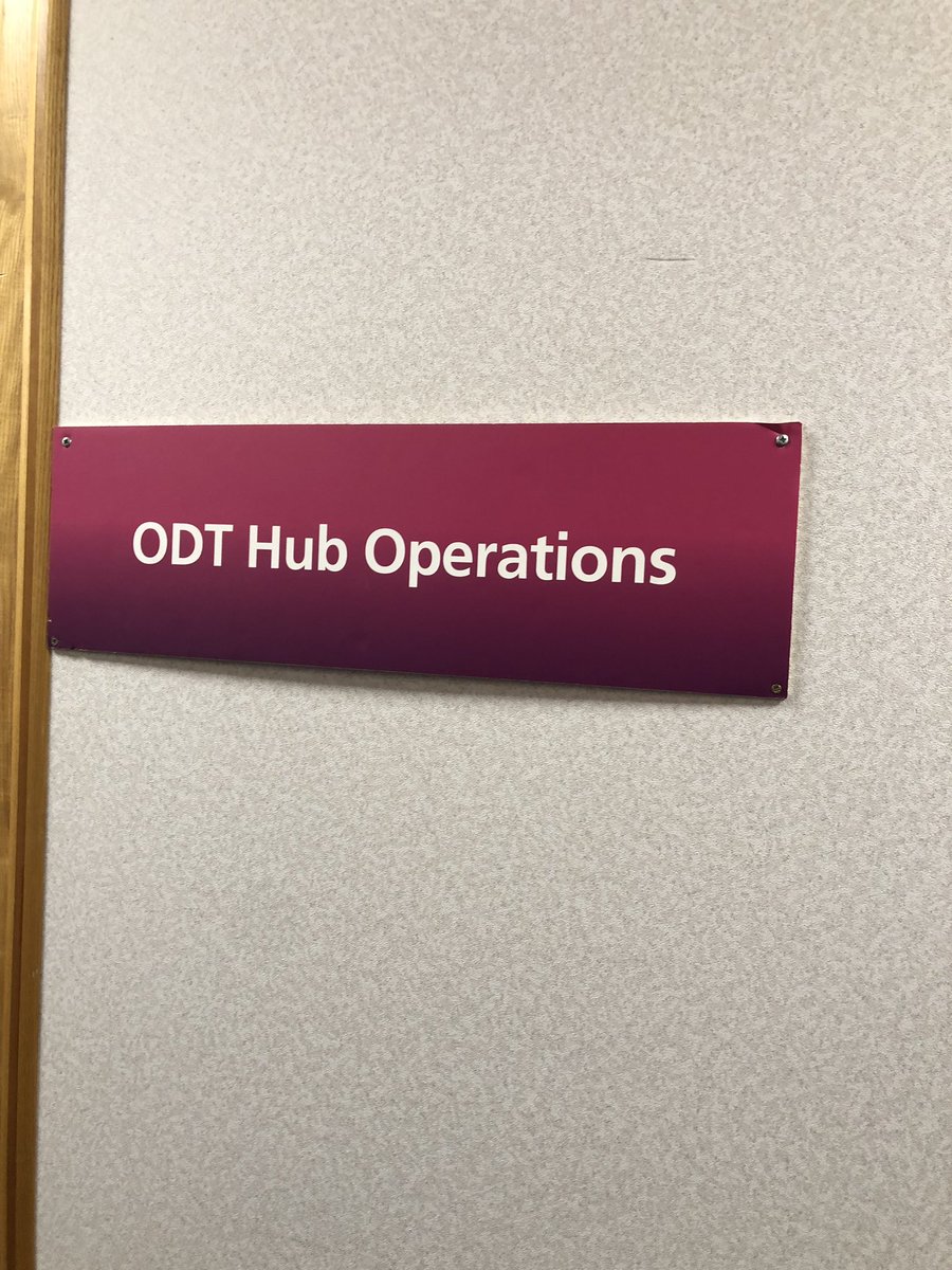 loispayne26's tweet photo. In Stoke Gifford today, so had to visit the hub! It’s been many years since I lasted visited nearly 5 years ago 😐 a fantastic team of people who are central to the Organ Donation Process! Thanks for all the 0300 support! 😊 #huboperations #organdonation #nhsbt https://t.co/fWyABCKYGJ
