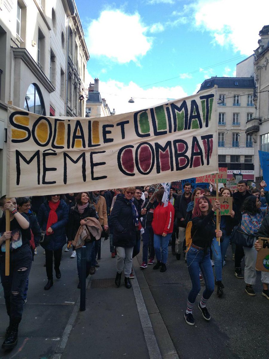 ClimatNancy's tweet photo. La prochaine Marche pour le Climat à #Nancy, c'est ce 21 septembre à 14h place Simone Veil ⏳! On vous attend aussi déterminés que lors de la dernière, exigeons de nos élus des mesures à la hauteur de l'urgence 🗣️! #rentréeclimatique https://t.co/UBL4S5IhfF