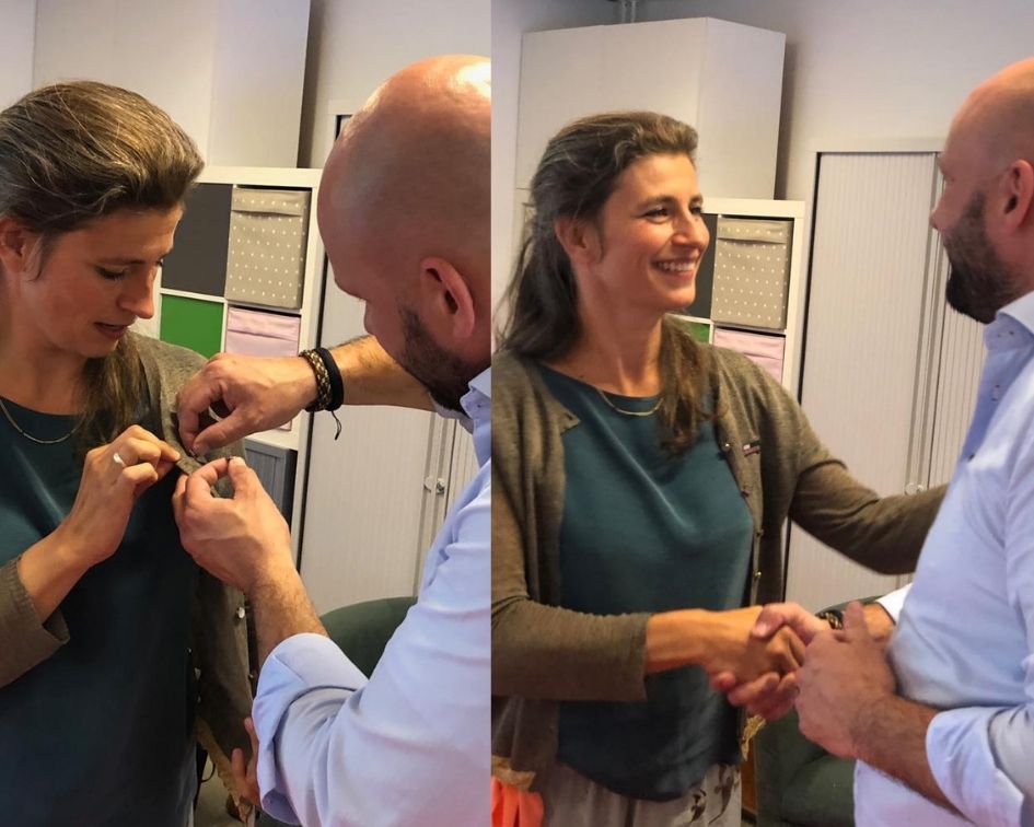 Vanaf nu kan ik mezelf met recht een GoedeDagvoorzitter noemen. Ik ontving het GDV-speldje op de laatste ALV van de vakgroep <a href="/GoedeDagVzitter/">GoedeDagVoorzitters</a> . Blij mee! #dagvoorzitter #trots