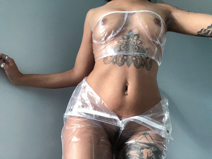 It&rsquo;s my birthday! Adding some new pics in this outfit now to my onlyfans 😜 go and treat yourself! https://t<a href="/tag/bts"class="tags"><span>#bts</span></a><a href="/tag/suicidegirls"class="tags"><span>#suicidegirls</span></a><a href="/tag/selfiesaturday"class="tags"><span>#selfiesaturday</span></a>