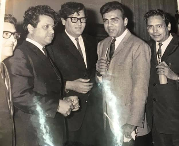 SJFansAssnCal's tweet photo. 2nd of two Rarest pictures of #Jaikishan with producer, distributor #NNSippy shared by  #NNSippyproductions 
We, the Shankar Jaikishan fans are grateful to  #PraveshSippy ji for allowing the photos to share.

From left  N N Sippy, #jaikishan, Shammi Kapoor, #mehmood,  Hasrat https://t.co/Mua9EXxVQf