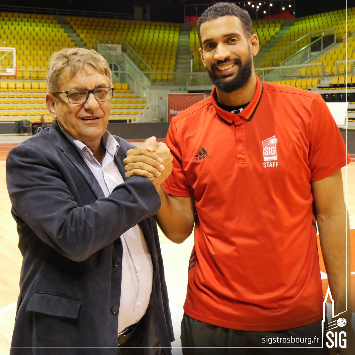 SIG Strasbourg (@sigstrasbourg) on Twitter photo Thomas Scrubb est arrivé à Strasbourg, et s'est entretenu avec le président. Il passe aujourd'hui les examens médicaux d'usage.
Welcome <a href="/tscrubb11/">Thomas Scrubb</a> ! 😃 Thomas Scrubb est arrivé à Strasbourg, et s'est entretenu avec le président. Il passe aujourd'hui les examens médicaux d'usage.
Welcome <a href="/tscrubb11/">Thomas Scrubb</a> ! 😃