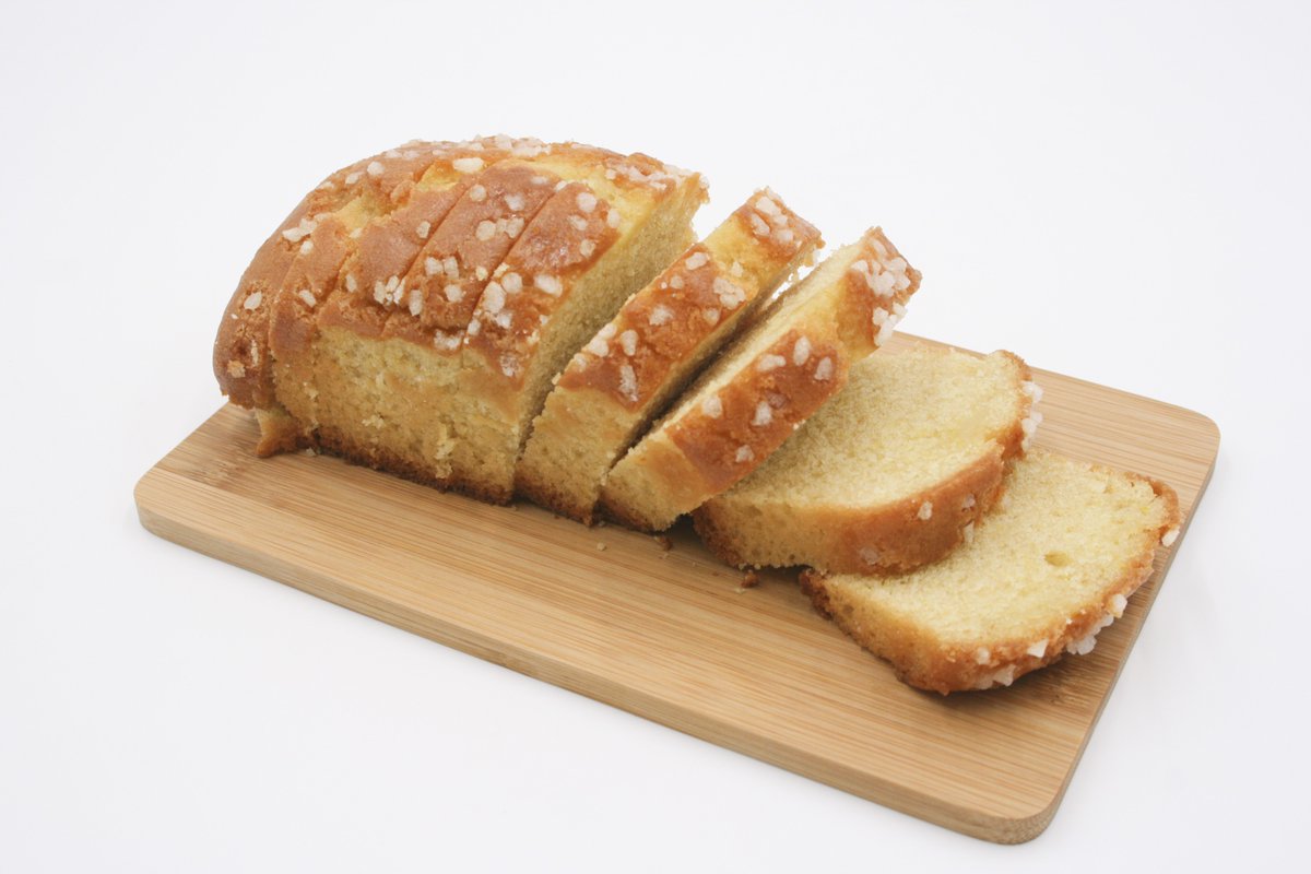 LoramaLtd's tweet photo. Our new improved vegan loaves are back and available at https://t.co/WffdcuPy9s new chocolate fudge coming soon. Check back for your chance to win #vegan #cake #veganrecipes #lemon #Competition #CompetitionTime https://t.co/Hx1MyXRRnA