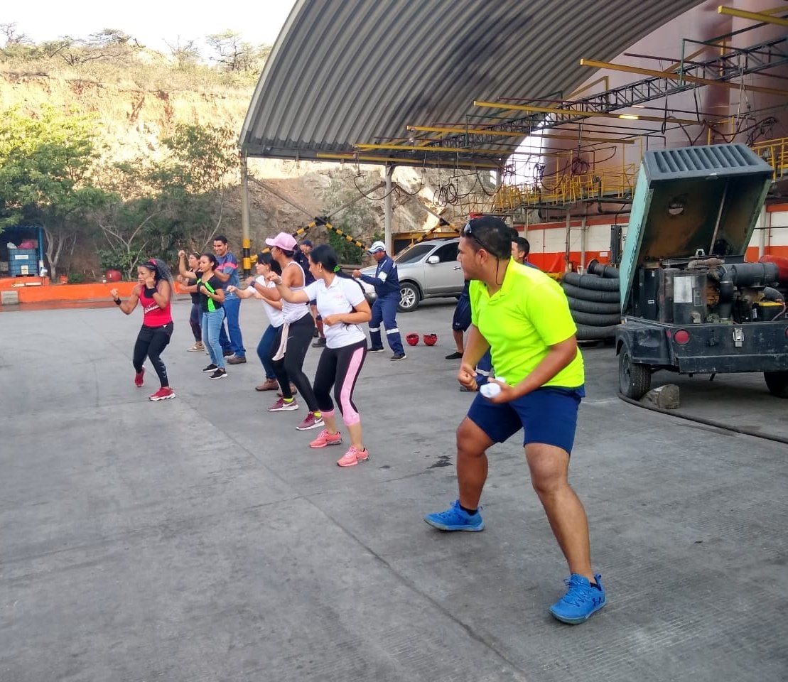 DaabonOrganics's tweet photo. Iniciamos el día cuidando del bienestar de nuestra #GenteDaabon promoviendo estilos de vida saludable.
🤜💥
#daabon #terlica #fitcombat #orgullosamario #Seguridad #Salud #trabajo https://t.co/vicU3EFm4f