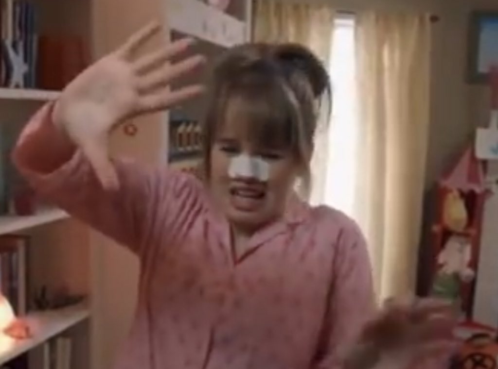 Shelbycohennn's tweet photo. when im 16... @debbyryan #NFID20 #sixteenwishes #disneychannel #nostalgia https://t.co/ZuGru3WYbc