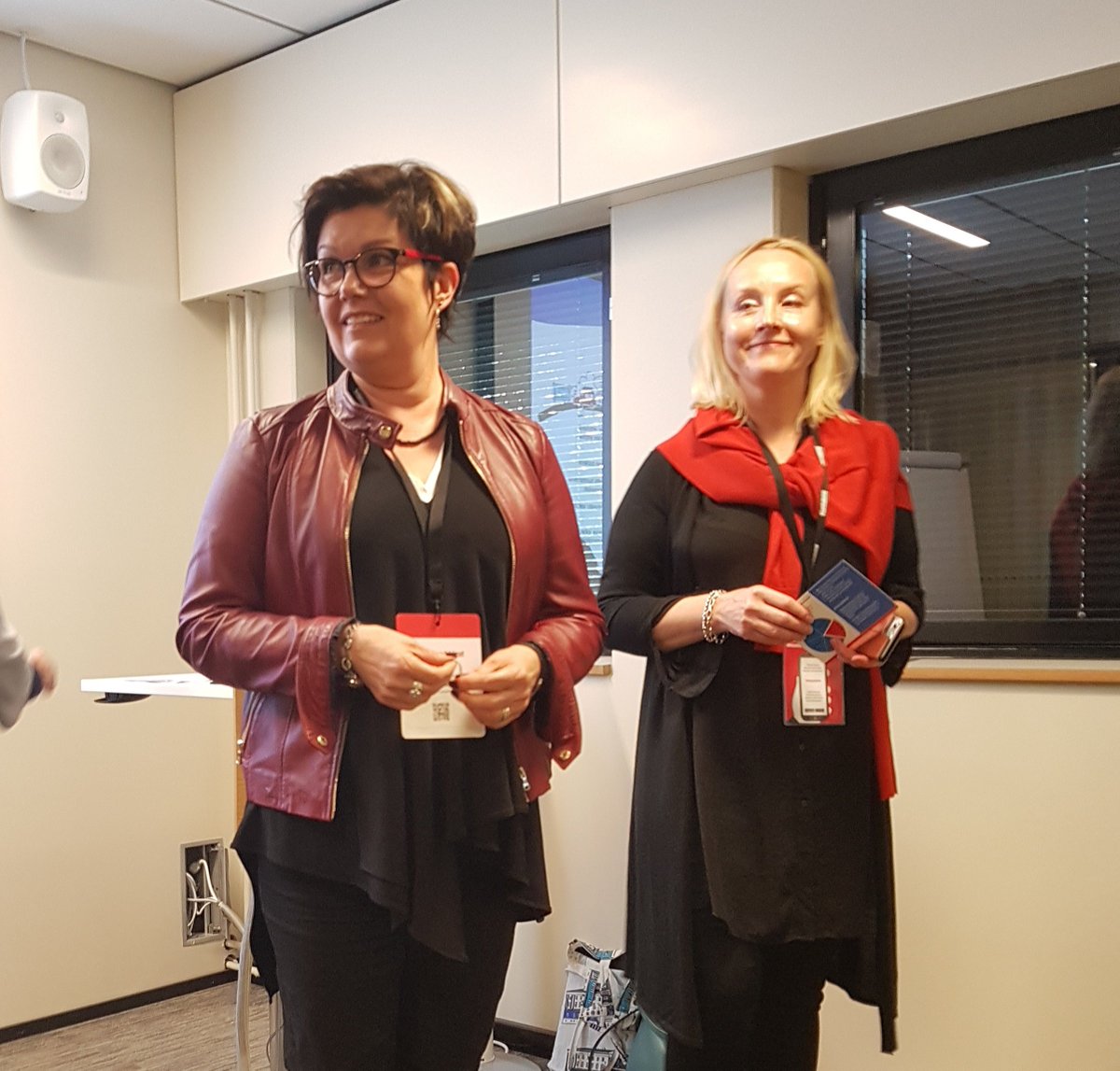 Mitä taitoja Sinä tarvitset työssäsi 10 vuoden kuluttua? Miten luodaan osaamisen kehittämistä tukevaa organisaatiokulttuuria? Kiitos tulevaisuuteen herättelystä <a href="/VirvaPauliina/">Virva Suikkanen</a> <a href="/Reija_L/">Reija Lehtonen</a> @Anliisa #kuntamarkkinat <a href="/Uudenmaanliitto/">Uudenmaan liitto</a> #työelämätaidot <a href="/Keva_fi/">Keva</a>