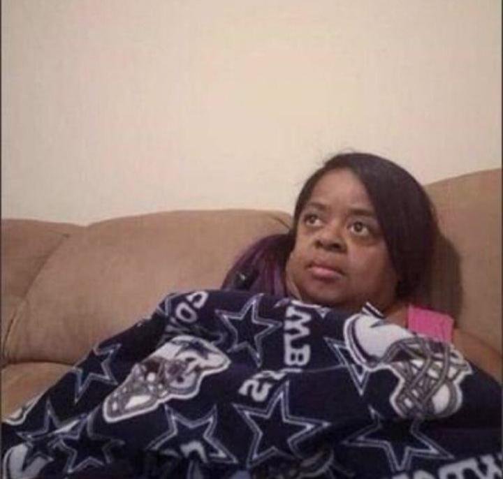 silviawoot's tweet image. Io in lacrime                     Il resto      
guardando il                 del mondo 
video di                              basito
#PerMe