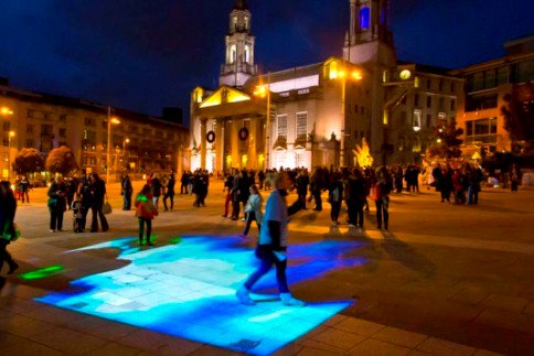 VisitLeeds's tweet photo. Wondering how you are going to see everything at Light night?

Pick up your @LightNightLeeds brochure from us at Leeds Visitor Centre to help you plan an unforgettable evening! https://t.co/m2r4wOqlPU