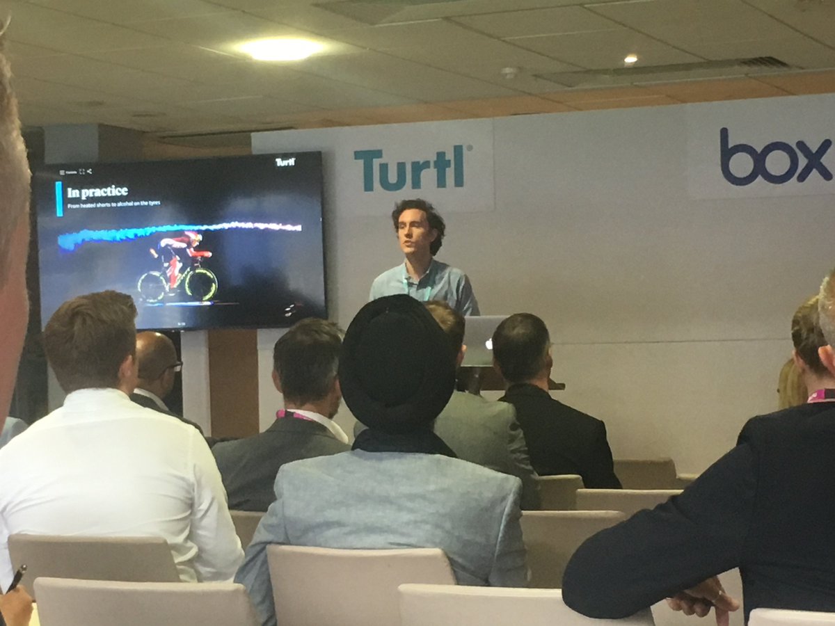 24_fingers's tweet image. Fascinating talk by Nick Mason, founder of @turtl at #ExecLN this morning. Stand out stat so far: by 2020, 80% of all customer touchpoints will be digital. Wowsers.