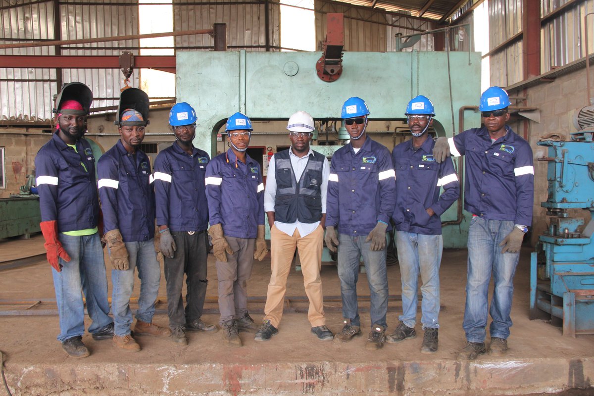 emobellaengine's tweet photo. A team of engineers during the fabrication and installation of 50,000 litres tank for @CocaCola_NG
#InnovativeEngineeringSolution https://t.co/fwN5NoST0L