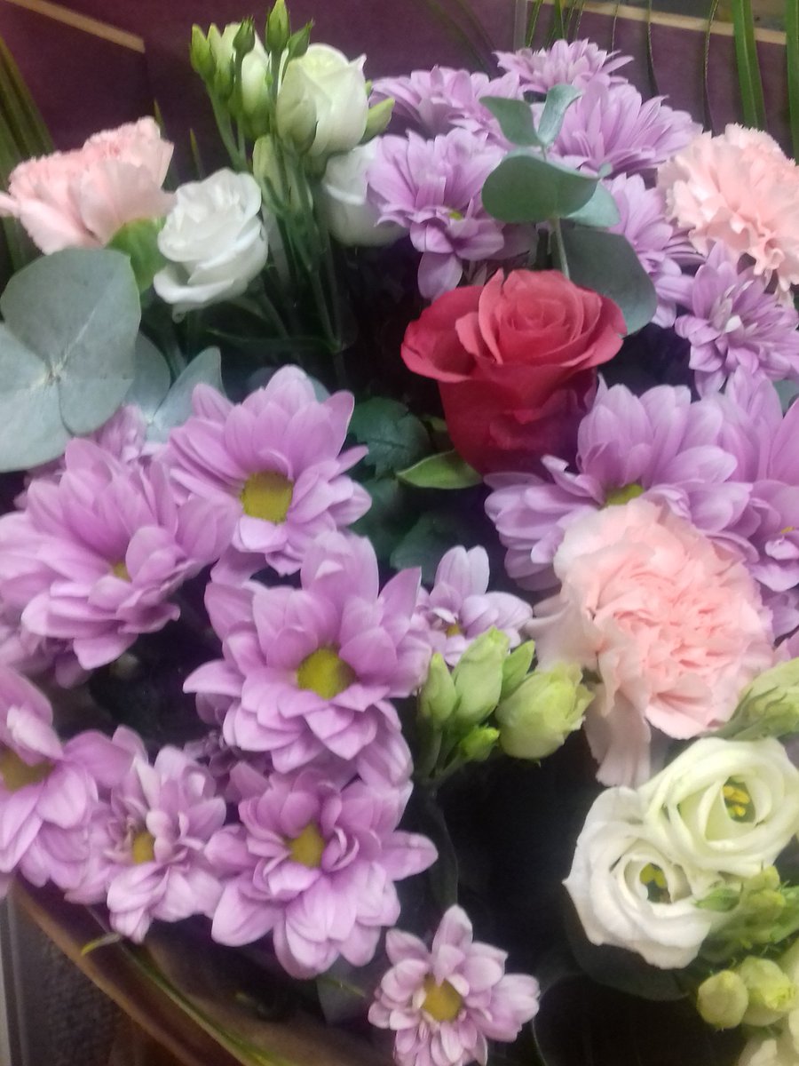 LimerickLES's tweet photo. Another staff member @LimerickLES received a lovely bouquet of flowers from a happy client today! Being able to serve and support always puts a smile on our faces! 💐😀  Thank you! https://t.co/uqz3UYF1Rm
